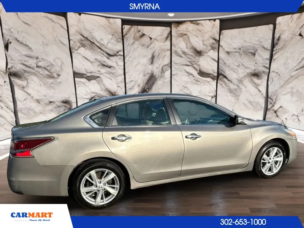 Nissan Altima photo 9