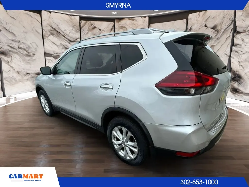 Nissan Rogue photo 10