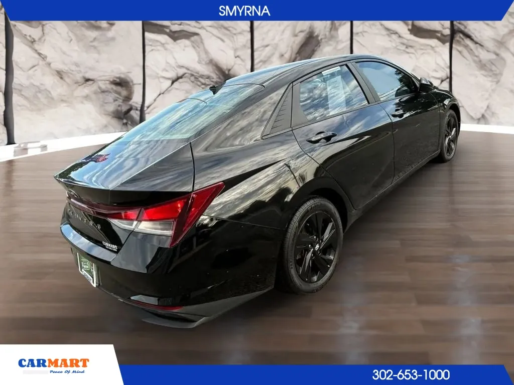 Hyundai Elantra photo 8