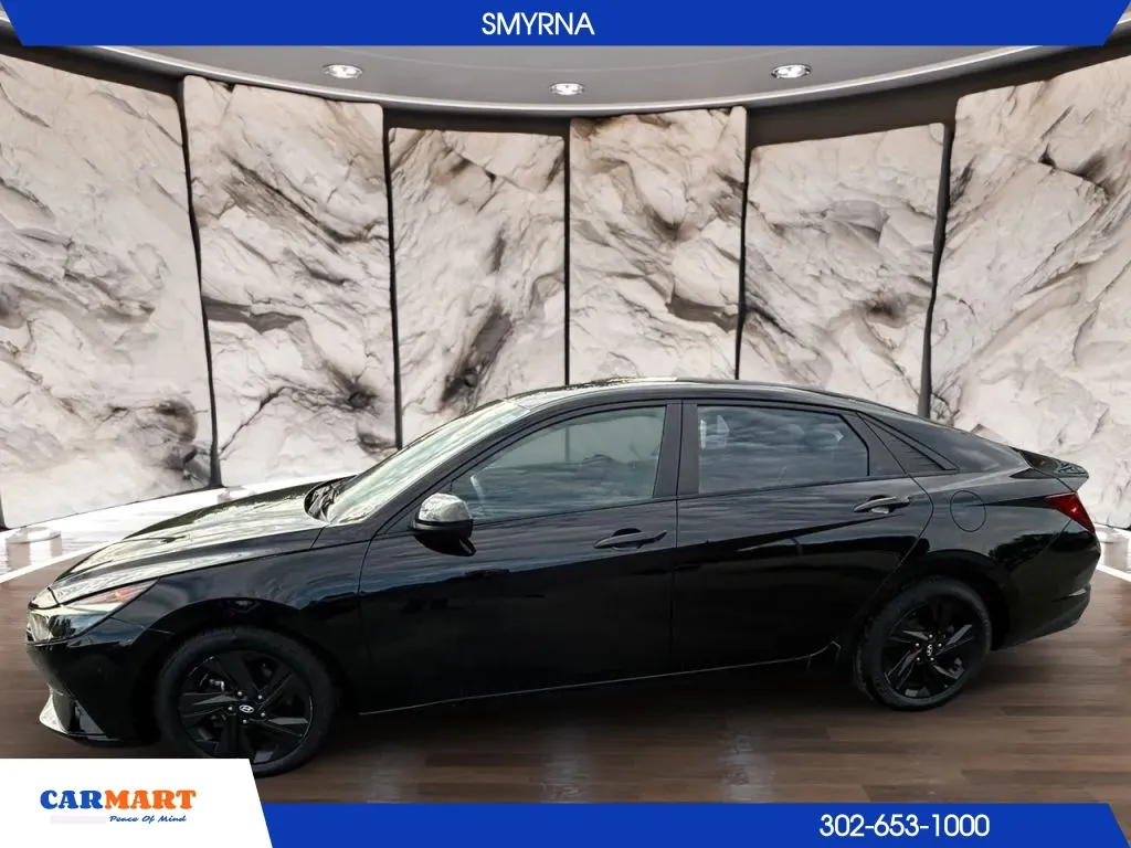 Hyundai Elantra photo 3