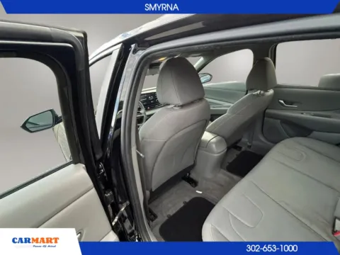 More photos of 2021 Hyundai Elantra SEL Sedan 4D at CARMART - Smyrna, DE