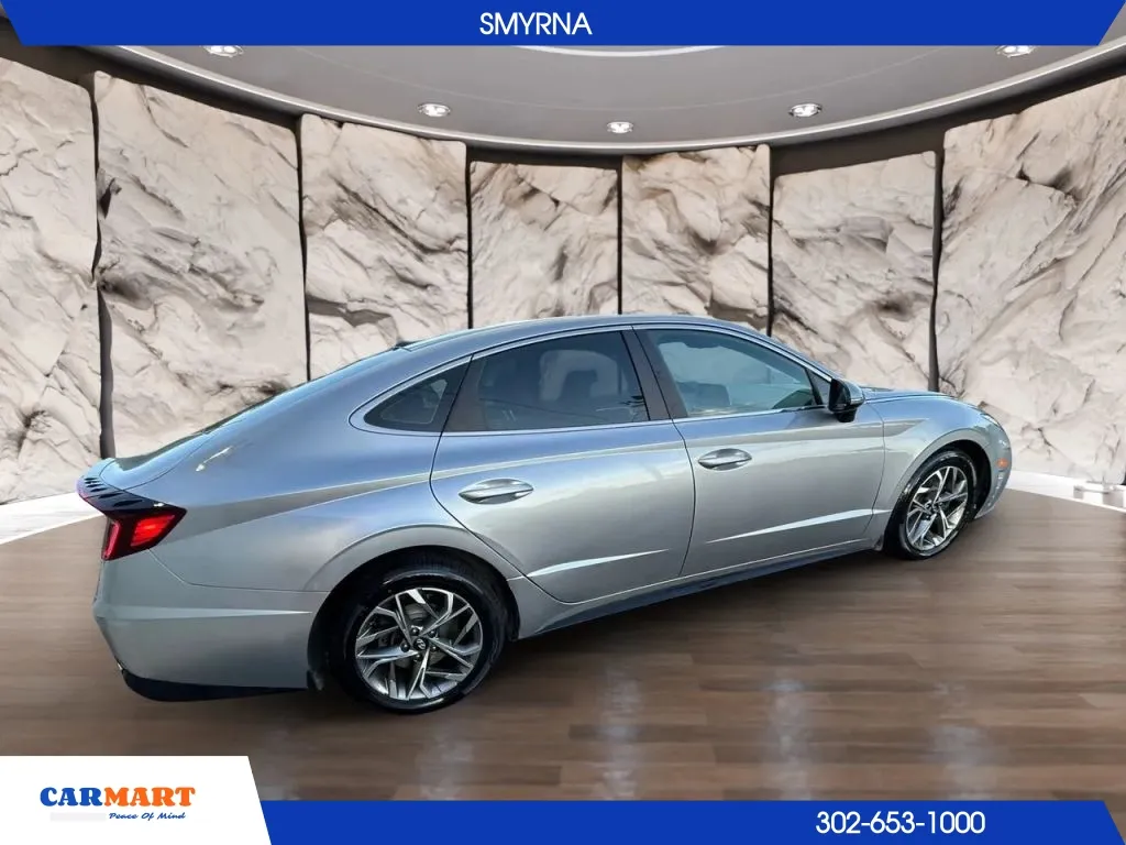 Hyundai Sonata photo 9