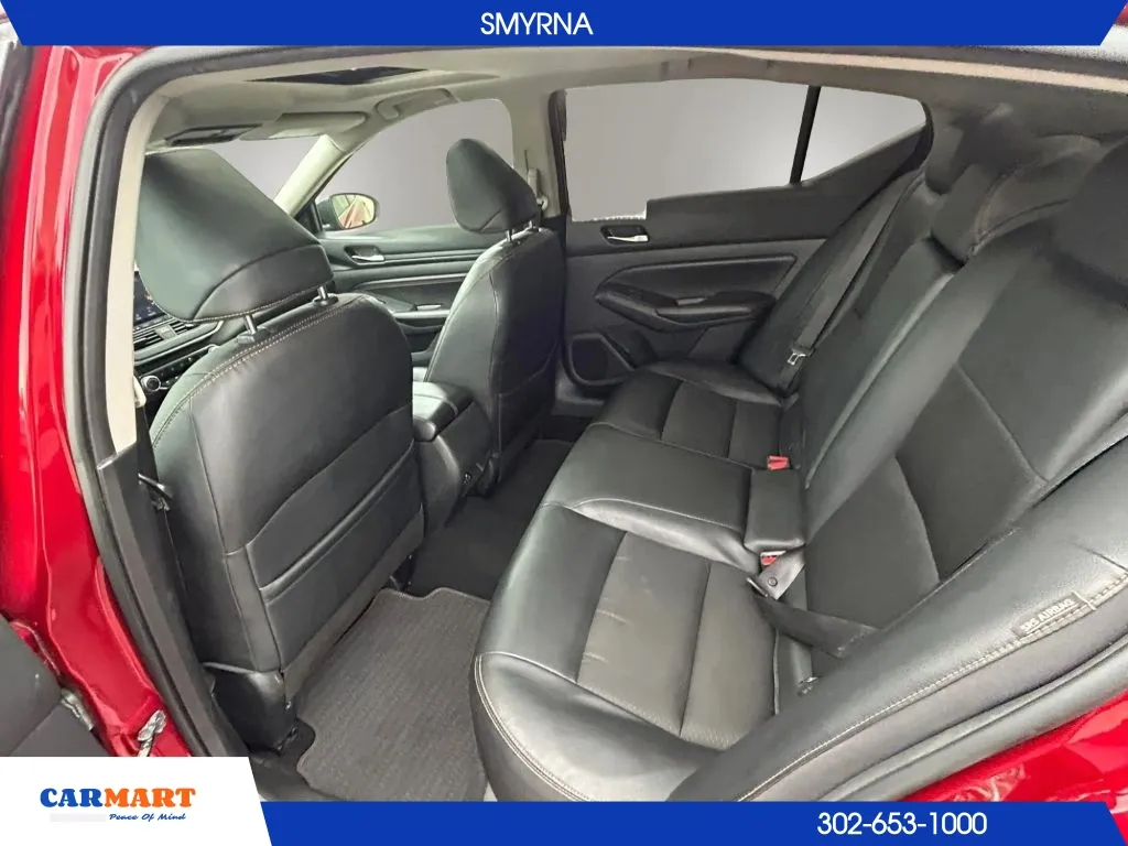 Nissan Altima photo 5