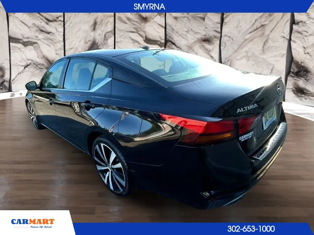 Nissan Altima photo 6