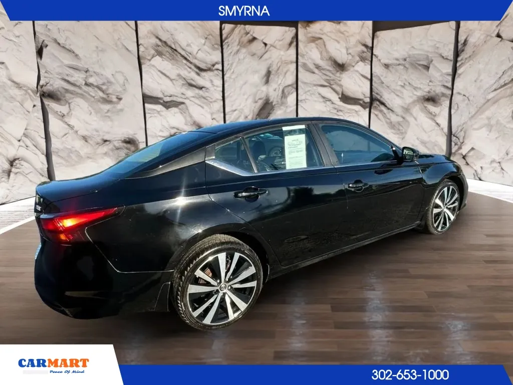 Nissan Altima photo 11