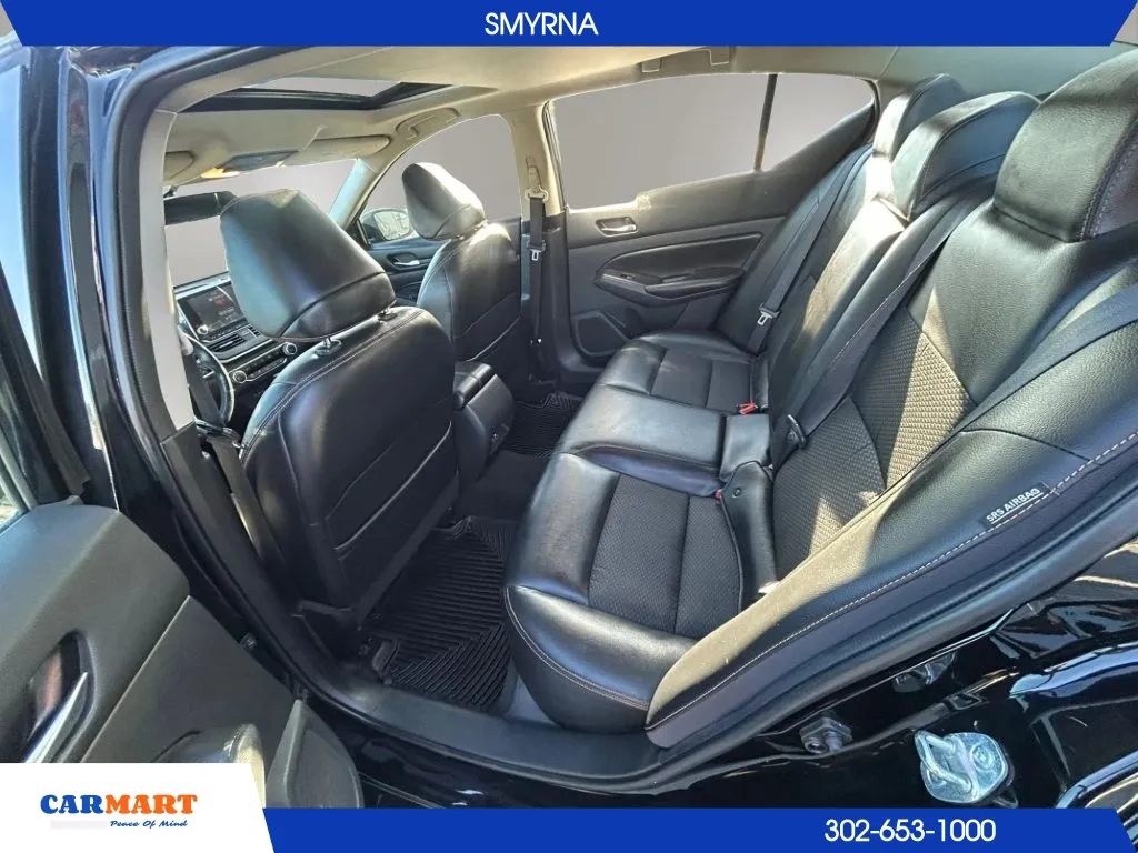 Nissan Altima photo 5