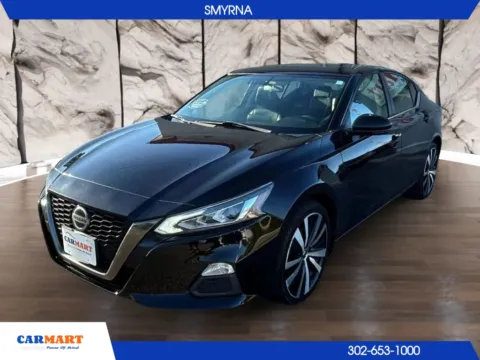 Black 2019 Nissan Altima 2.5 SR Sedan 4D for sale in Smyrna, DE