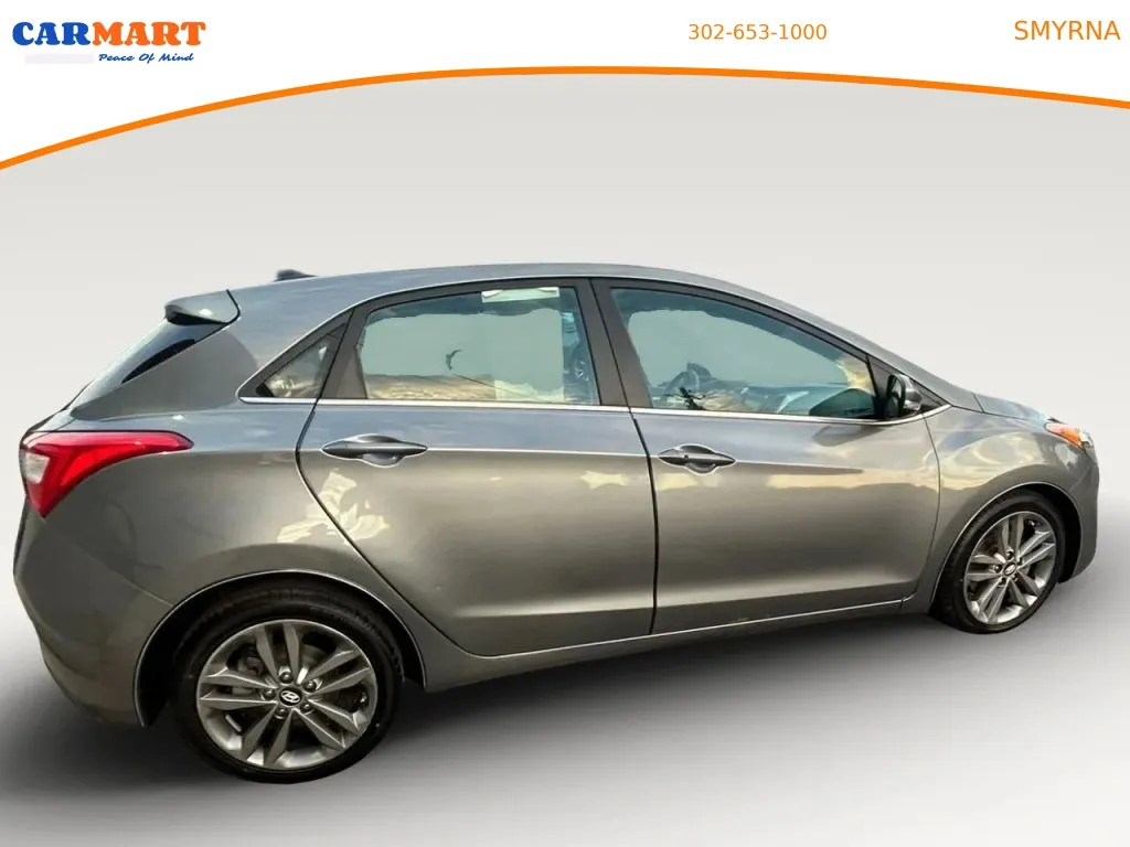 Hyundai Elantra GT photo 11