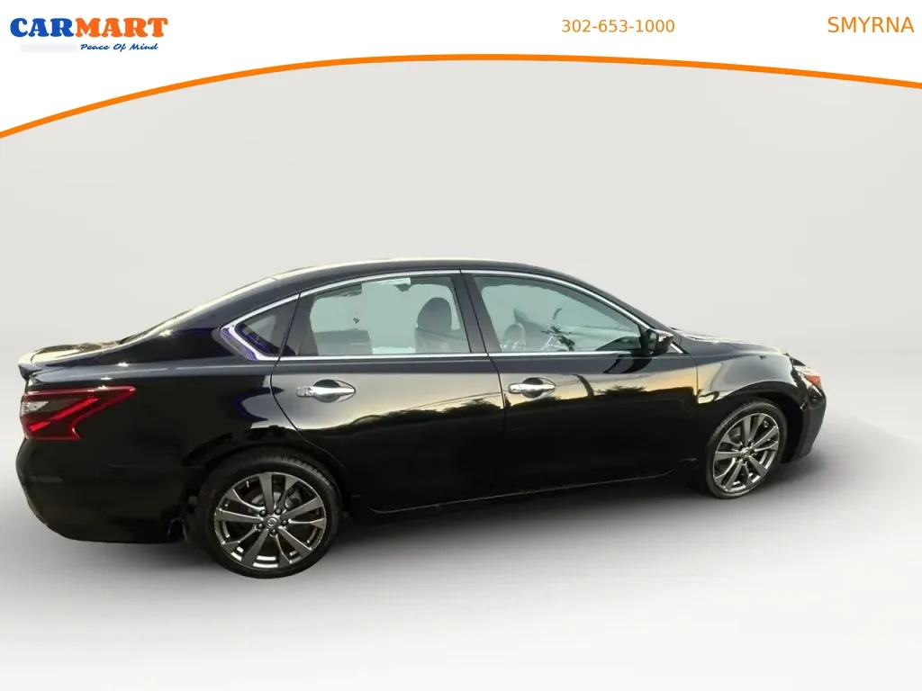 Nissan Altima photo 11