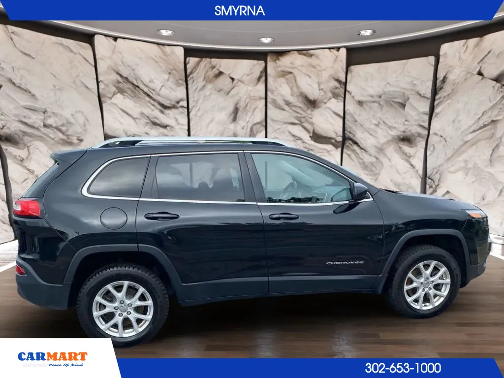 2014 Jeep Cherokee Latitude Sport photo 2