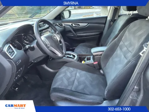 More photos of 2016 Nissan Rogue SV Sport Utility 4D at CARMART - Smyrna, DE