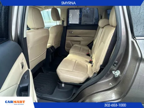 More photos of 2019 Mitsubishi Outlander SEL Sport Utility 4D at CARMART - Smyrna, DE