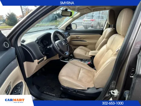 More photos of 2019 Mitsubishi Outlander SEL Sport Utility 4D at CARMART - Smyrna, DE