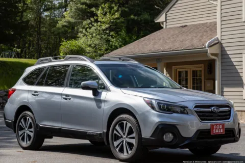 Another view of 2018 Subaru Outback 3.6R Limited for sale in Boxborough, MA at Boxborough Showroom & Service Center