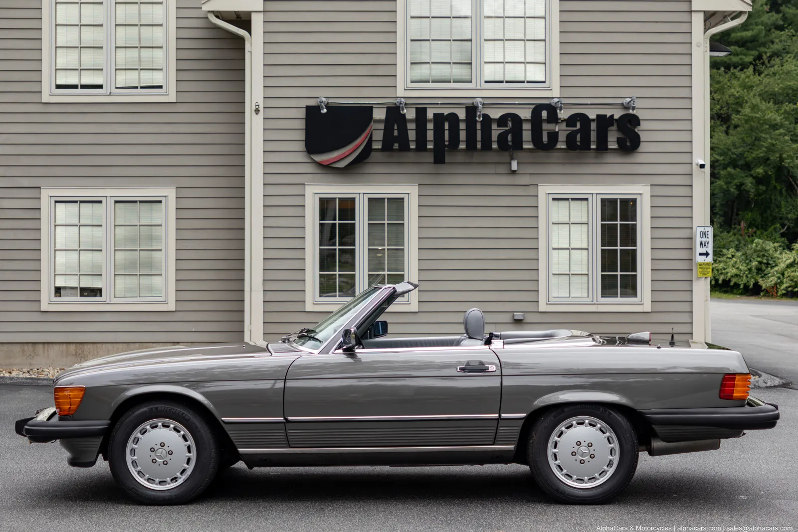Used 1986 Mercedes-Benz 560SL R107 for sale in Boxborough, MA at