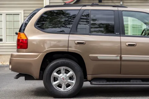 More photos of 2003 GMC Envoy 4WD SLT at Boxborough Showroom & Service Center, MA