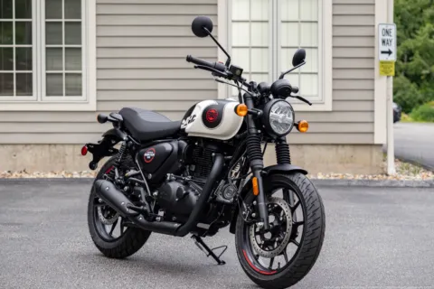 Photos of 2027 Royal Enfield Hunter 350 Tokyo Black for sale in Boxborough, MA at Boxborough Showroom & Service Center
