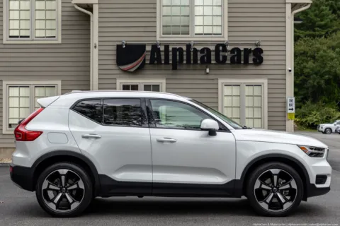 More photos of 2022 Volvo XC40 T5 AWD Momentum at Boxborough Showroom & Service Center, MA