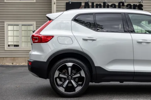 More photos of 2022 Volvo XC40 T5 AWD Momentum at Boxborough Showroom & Service Center, MA