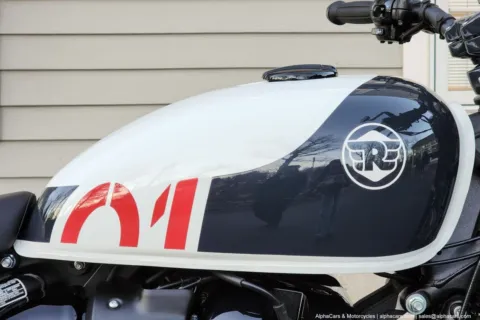 More photos of 2024 Royal Enfield Shotgun 650 Stencil White at Boxborough, MA