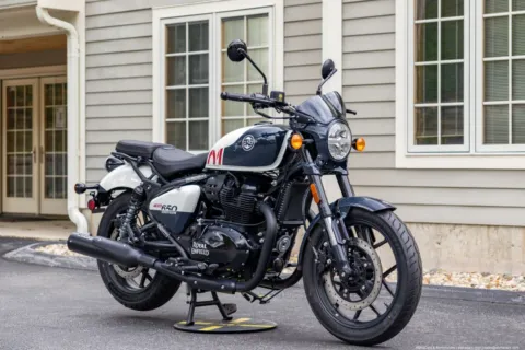 More photos of 2024 Royal Enfield Shotgun 650 Stencil White Custom at Boxborough Showroom & Service Center, MA