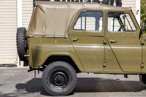 More photos of 1990 UAZ 469 Military Spec at Boxborough, MA