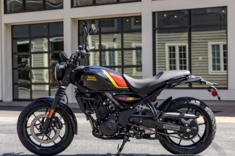 More photos of 2026 Royal Enfield Guerrilla 450 Playa Black at Boxborough Showroom & Service Center, MA