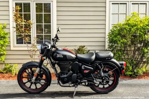 More photos of 2024 Royal Enfield Classic 350 Dark Stealth Black at Boxborough, MA