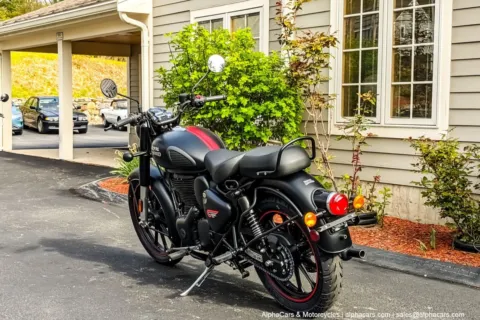 More photos of 2024 Royal Enfield Classic 350 Dark Stealth Black at Boxborough, MA