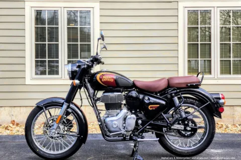 More photos of 2024 Royal Enfield Classic 350 Halcyon Black at Boxborough, MA
