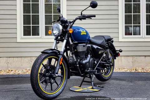 More photos of 2023 Royal Enfield Meteor 350 Fireball Blue at Boxborough, MA