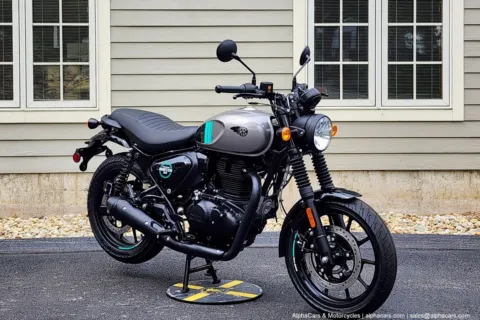 Another view of 2024 Royal Enfield Hunter 350 Dapper Ash for sale in Boxborough, MA at Boxborough Showroom & Service Center
