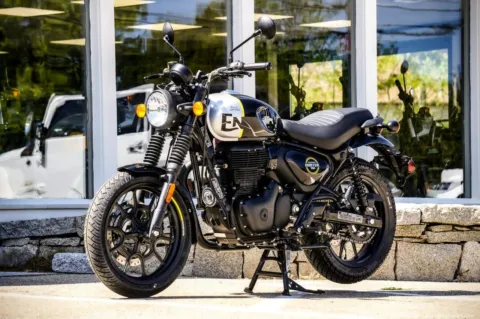 Photos of 2024 Royal Enfield Hunter 350 Rebel Black for sale in Boxborough, MA at Boxborough Showroom & Service Center