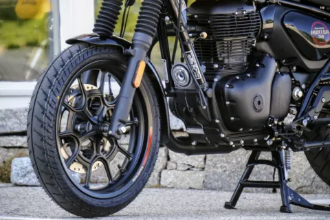 Another view of 2024 Royal Enfield Hunter 350 Rebel Red for sale in Boxborough, MA at Boxborough