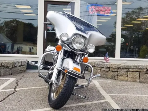Another view of 2003 Harley-Davidson Electra Glide Classic Anniv. for sale in Boxborough, MA at Boxborough