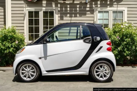White 2016 smart fortwo electric coupe for sale in Boxborough, MA