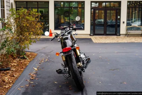 More photos of 2019 Royal Enfield Twins at Boxborough, MA