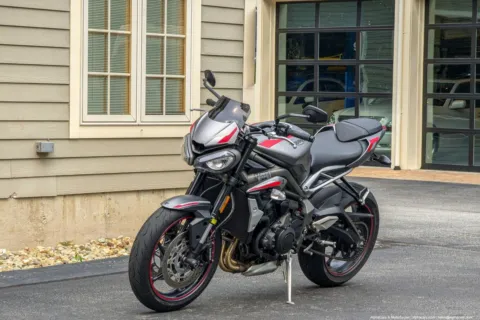 More photos of 2022 Triumph Street Triple R Custom at Boxborough Showroom & Service Center, MA