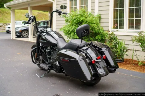 More photos of 2017 Harley-Davidson Road King Special at Boxborough, MA