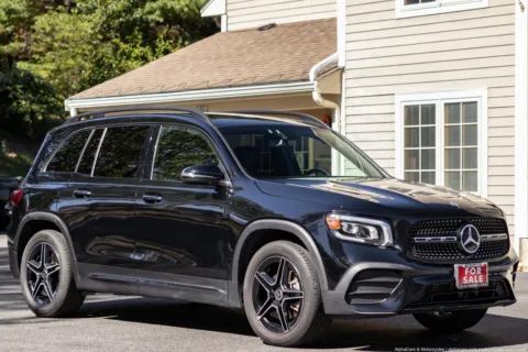 More photos of 2021 Mercedes-Benz GLB 250 AMG Line 4MATIC at Boxborough, MA