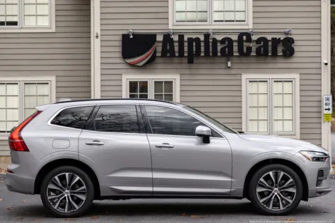 More photos of 2022 Volvo XC60 B5 AWD Momentum at Boxborough, MA
