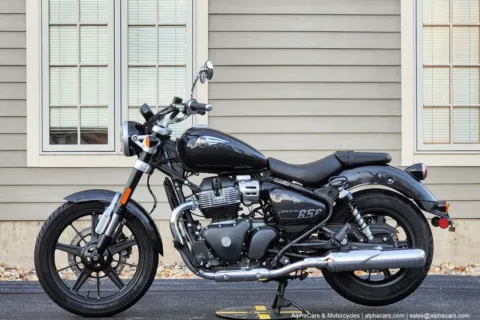 More photos of 2026 Royal Enfield Super Meteor 650 Astral Black at North Hampton, NH