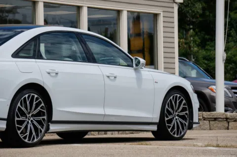 More photos of 2021 Audi A8 L 60 Quattro at North Hampton, NH