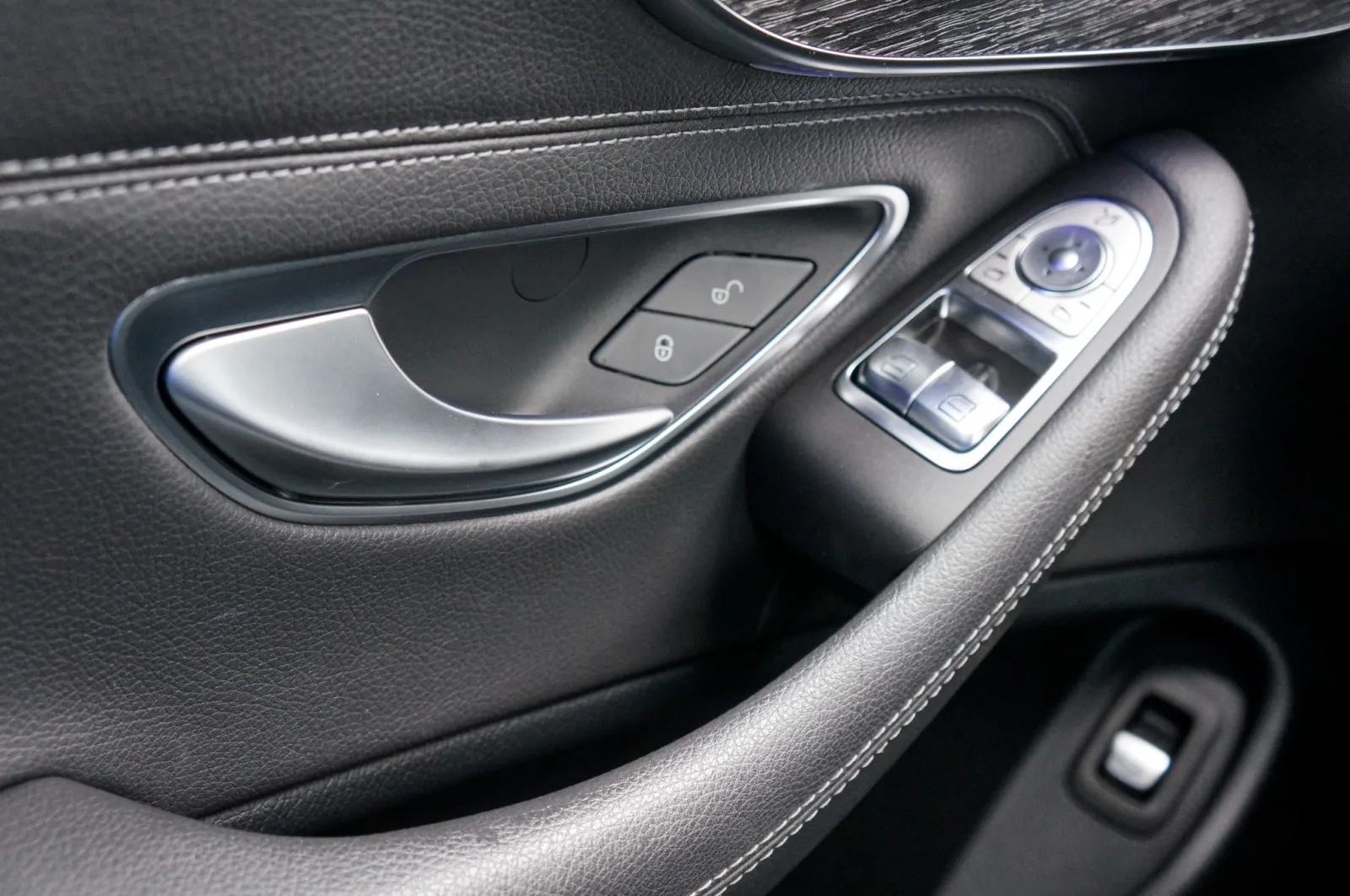 2021 Mercedes-Benz C-Class Coupe C300 - Photo 36