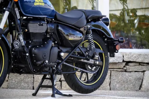 More photos of 2023 Royal Enfield Meteor 350 Fireball Blue at North Hampton, NH