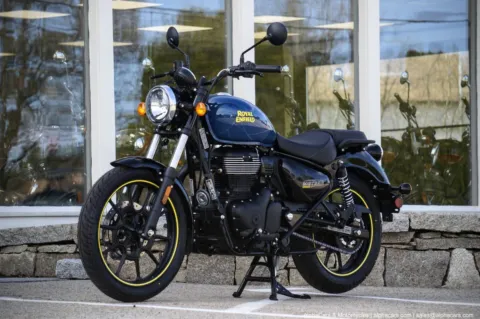Another view of 2023 Royal Enfield Meteor 350 Fireball Blue for sale in North Hampton, NH at North Hampton Showroom