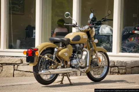 More photos of 2019 Royal Enfield Classic 500 at North Hampton, NH