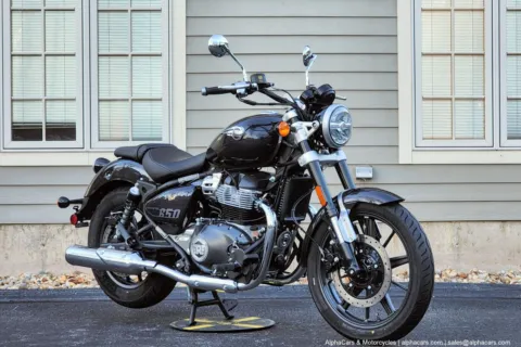 Photos of 2026 Royal Enfield Super Meteor 650 Astral Black for sale in Spencer, MA at Spencer Showroom