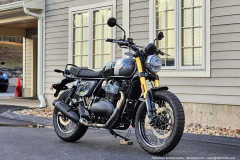 Photos of 2027 Royal Enfield Bear 650 Golden Shadow for sale in Spencer, MA at Spencer Showroom