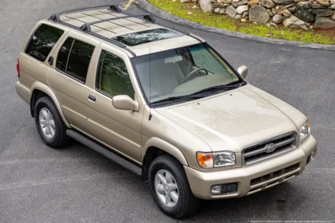 Photos of 2001 Nissan Pathfinder LE 4WD for sale in Spencer, MA at Spencer